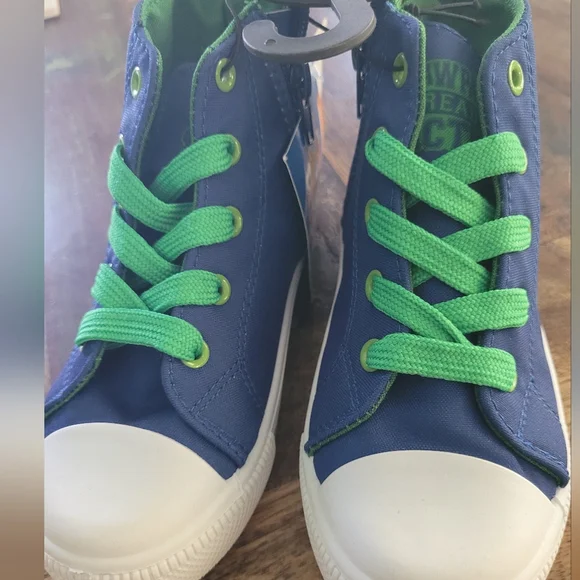 BNWT Boys high top Paw Patrol sneakers - Picture 2 of 4
